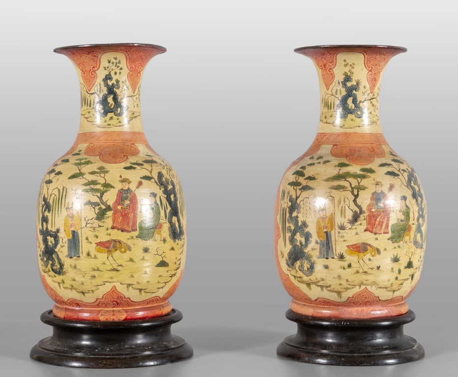 Coppia di vasi in terracotta decorati in (1 of 2)