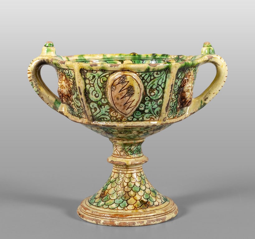 Coppa in maiolica graffita decorata con cervo nel (1 of 2)