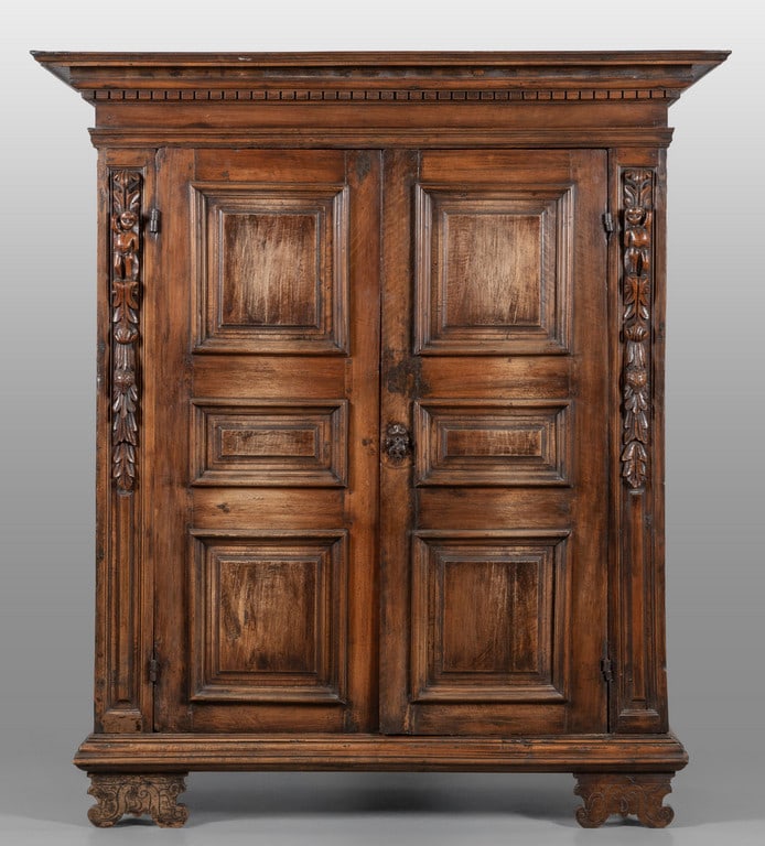 Armadio Luigi XIV in noce, montanti scolpiti a (1 of 3)
