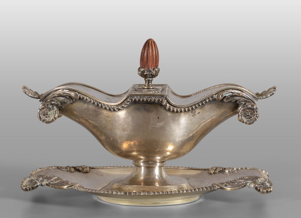 Salsiera in argento con piattino, punzone della (1 of 1)