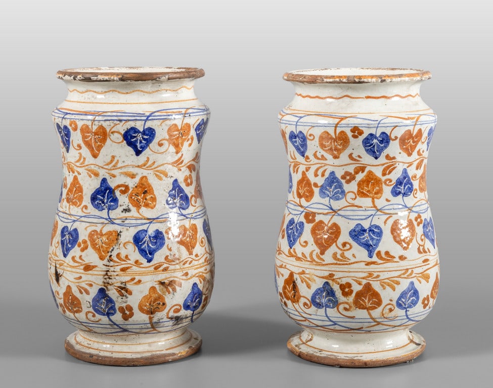 Coppia di albarelli in maiolica policroma, (1 of 1)