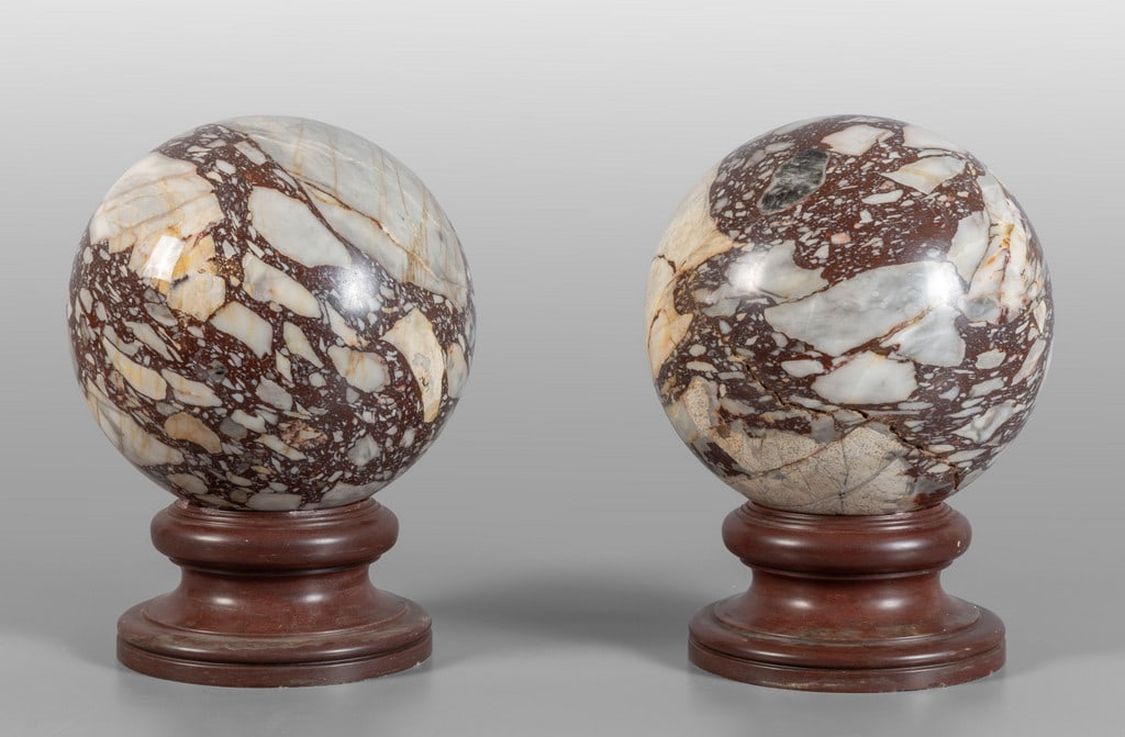 Coppia di grandi sfere in breccia di Skiros (1 of 1)