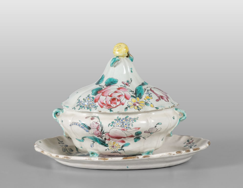 Zuppiera con piatto in maiolica policroma (1 of 4)