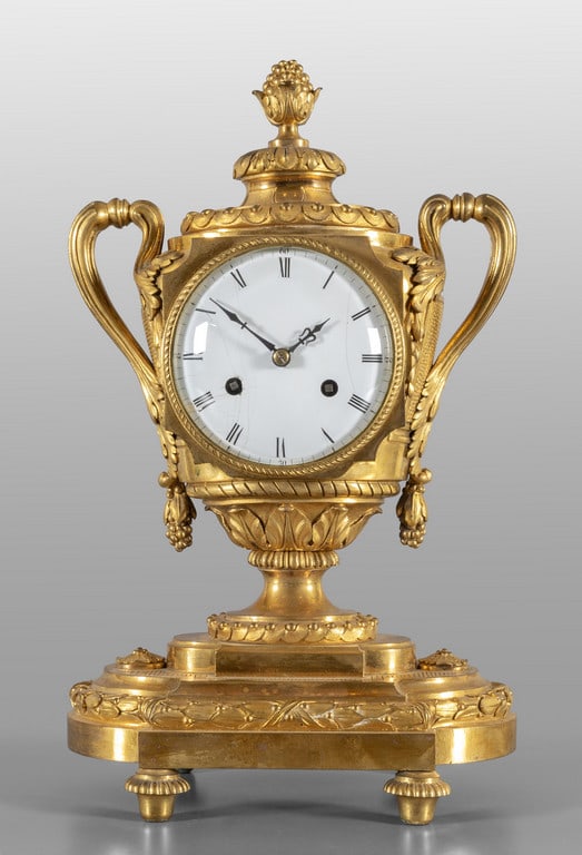 Pendola Luigi XVI a forma di vaso con manici in (1 of 2)