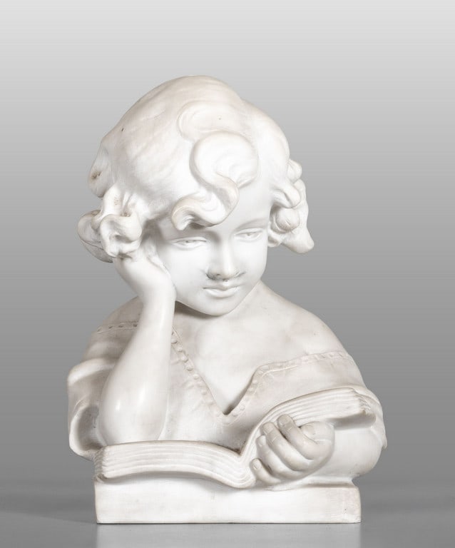 Bambina in lettura scultura in marmo (1 of 3)