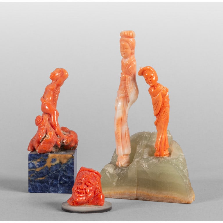 Quattro statuine cinesi in corallo, (1 of 2)