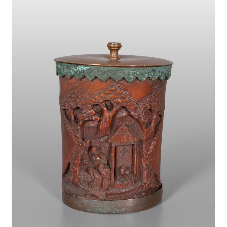 Scatola in bambù intagliato a paesaggio, base e: Scatola in bambù intagliato a paesaggio, base e coperchio in rame, Cina inizi sec.XX h.cm.18