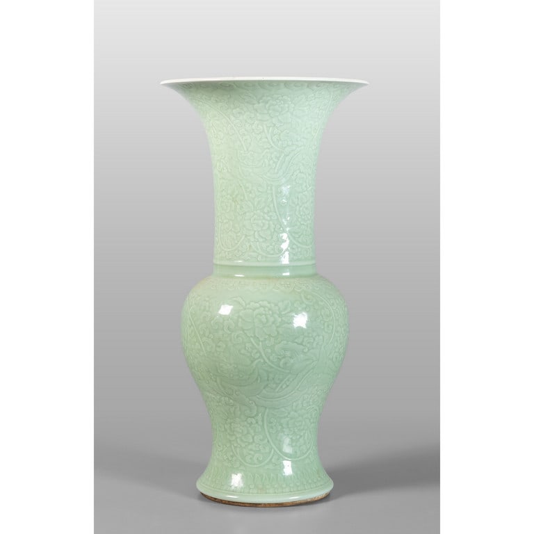 Vaso in porcellana Celadon decorato a fiori, Cina (1 of 1)