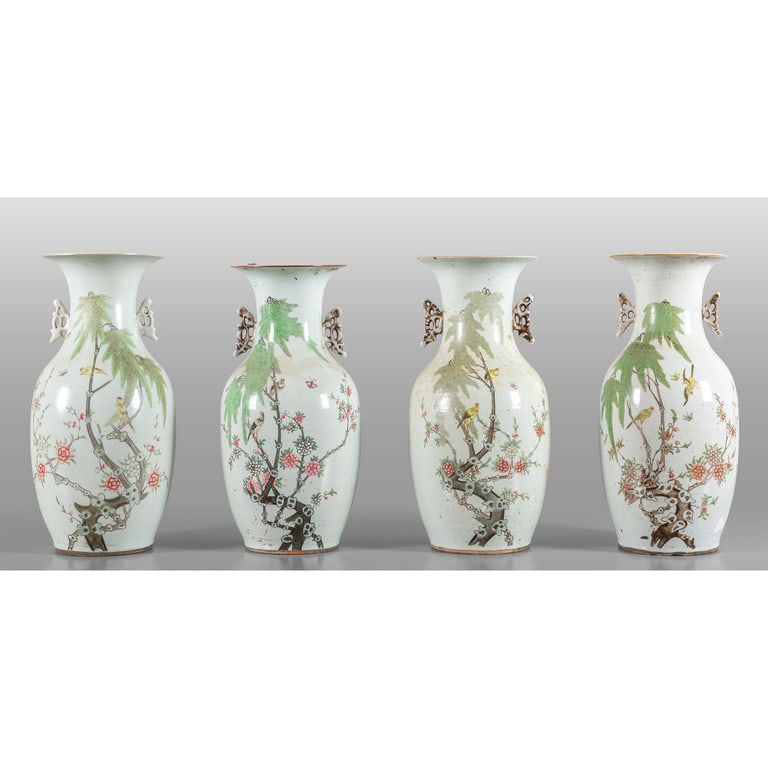 Quattro vasi in porcellana policroma con manici, (1 of 2)