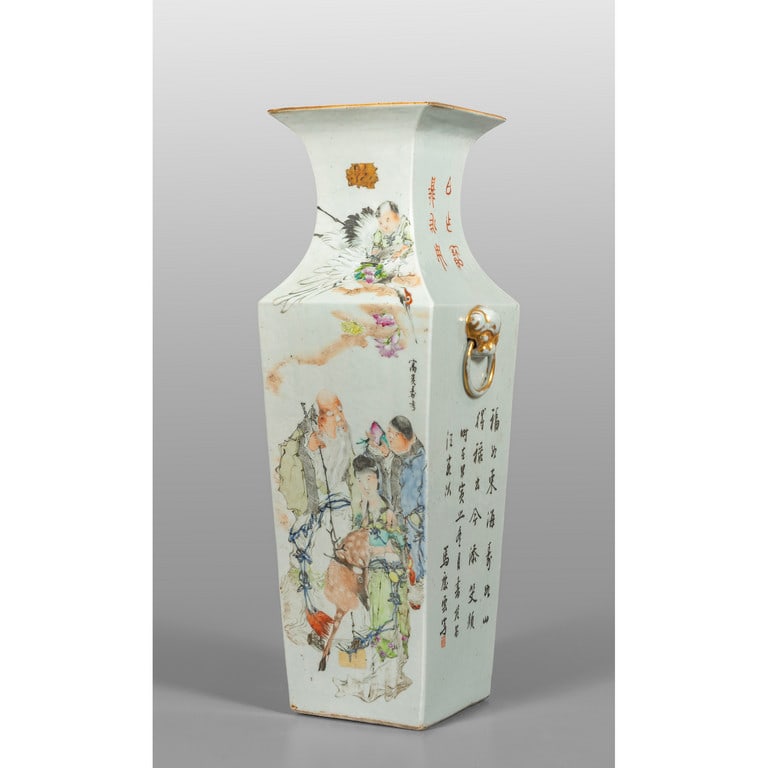 Vaso di forma quadrata in porcellana policroma (1 of 5)