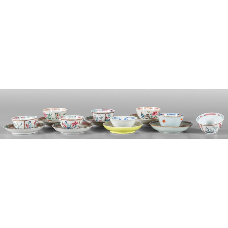 Lotto di sette piattini e otto tazzine in (1 of 1)