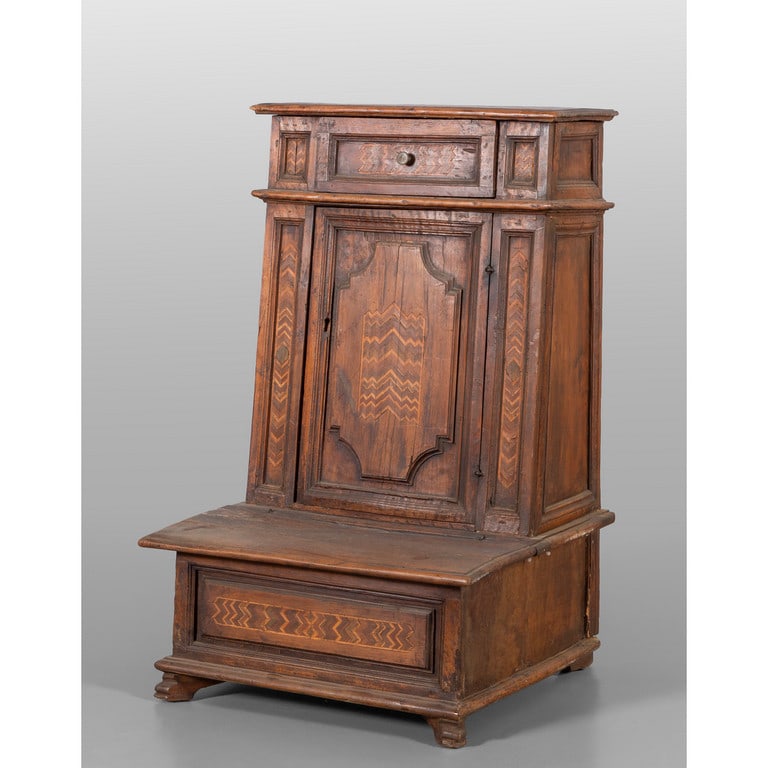 Inginocchiatoio intarsiato e filettato a motivi (1 of 3)