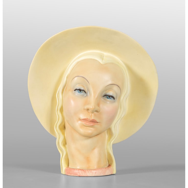 Helen Konig Scavini, Canzone d'amore, testa: Helen Konig Scavini, Canzone d'amore, testa in terracotta invetriata, f.ta alla base Lenci h. cm.32