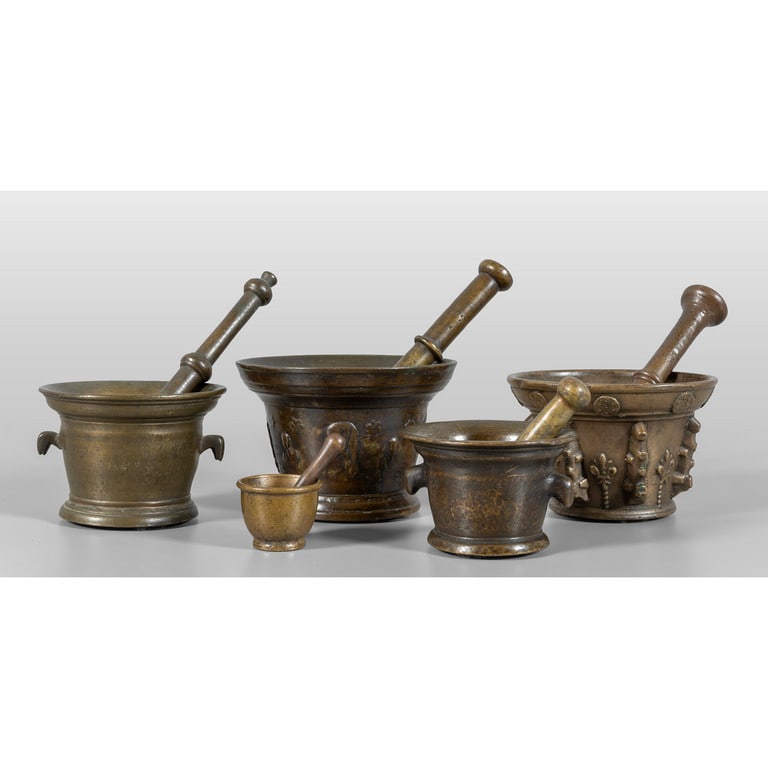 Lotto di cinque mortai con pestelli in bronzo di (1 of 1)