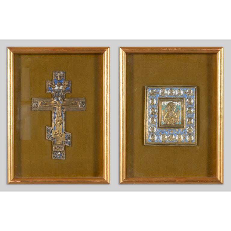 Due teche contenenti icona in bronzo e croce (1 of 3)