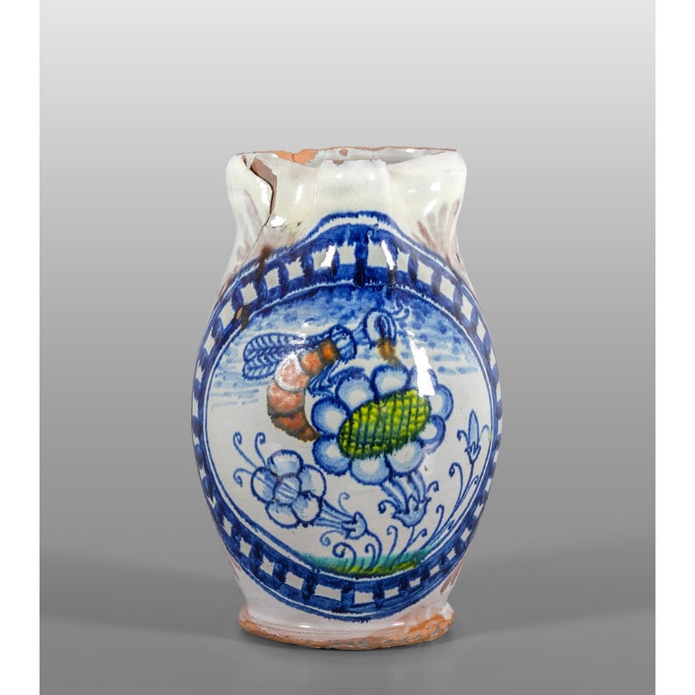 Boccale in maiolica policroma decorato con ape, (1 of 2)