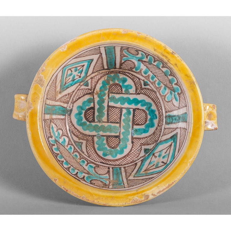 Catino in maiolica policroma a doppio manico, (1 of 1)