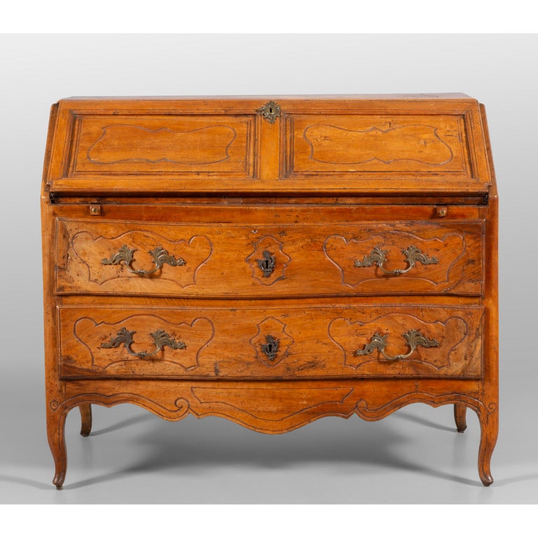 Cassettone a ribalta in massello di noce, Parma: Cassettone a ribalta in massello di noce, Parma sec.XVIII cm.122x64xh.106