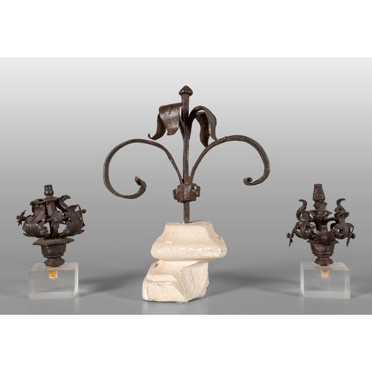 Tre oggetti in ferro battuto, Lombardia: Tre oggetti in ferro battuto, Lombardia sec.XVIII due h.cm.18, uno h.cm.40