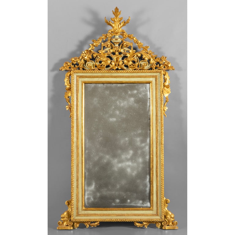 Specchiera in legno finemente intagliato, dorato (1 of 2)