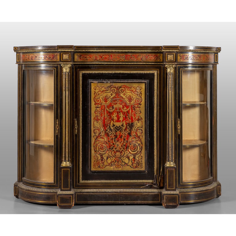 Credenza in stile Boulle, sportello centrale e: Credenza in stile Boulle, sportello centrale e due laterali a vetrina, Francia fine sec.XIX cm. 164x46 h. 120