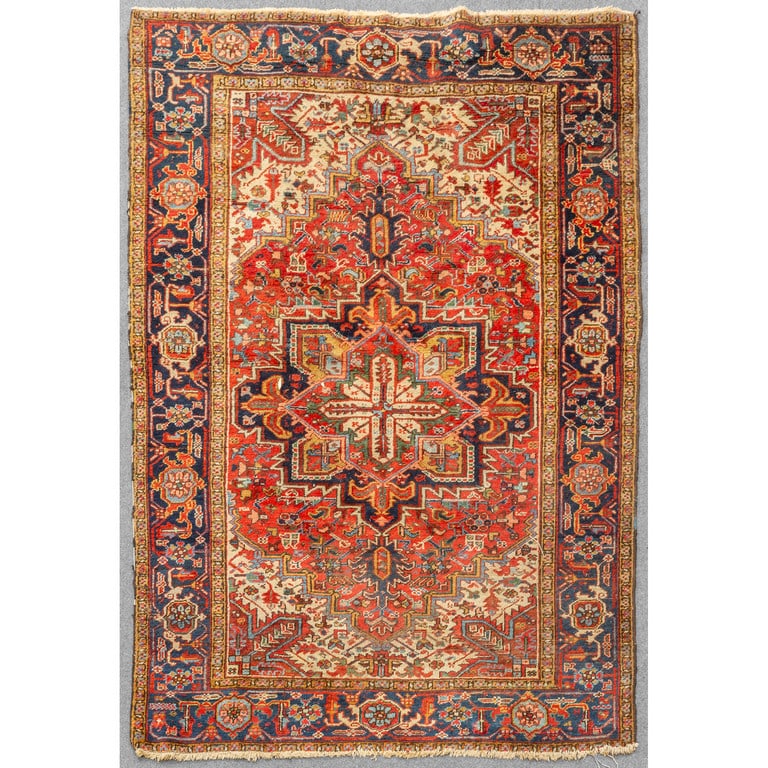 Grande tappeto caucasico con medaglione centrale (1 of 2)