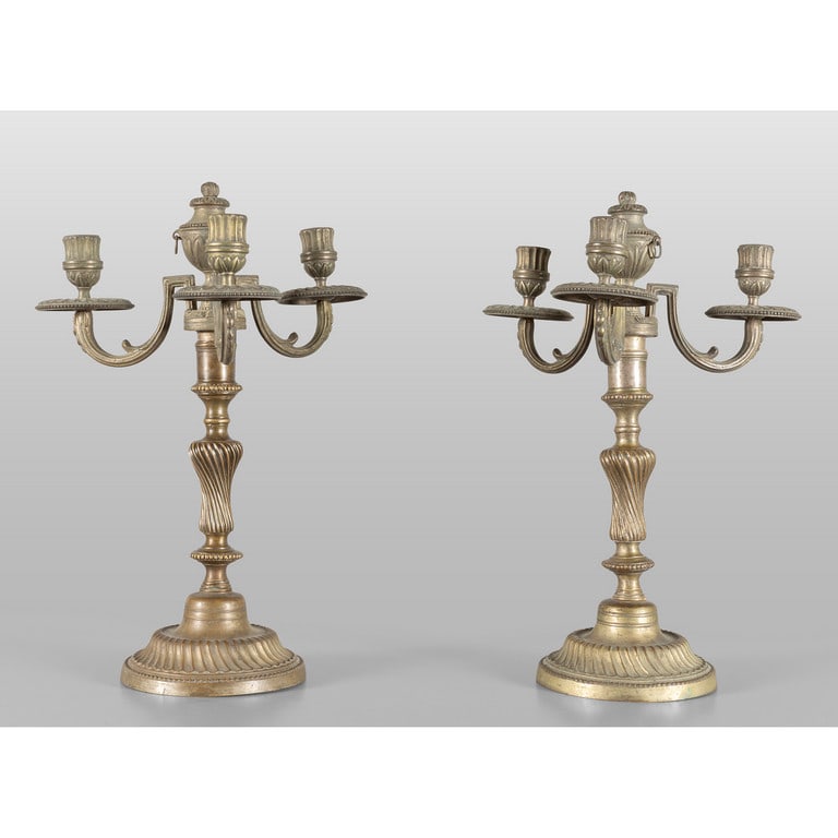 Coppia di candelabri Luigi XVI in bronzo a tre (1 of 2)