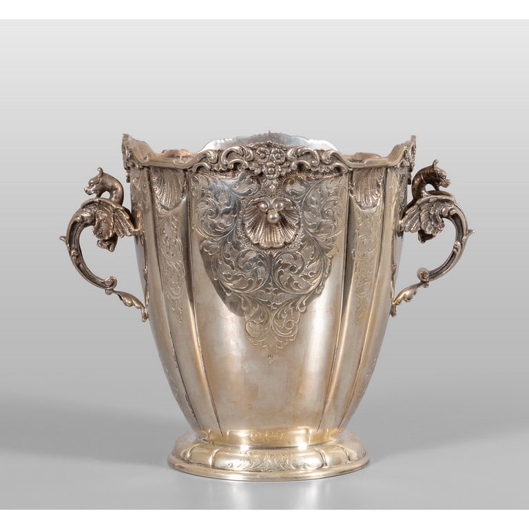 Portachampagne in argento finemente sbalzato, (1 of 2)