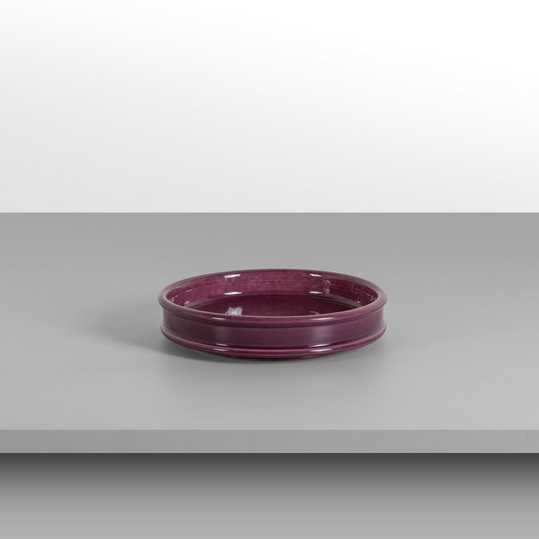 ETTORE SOTTSASS, IL SESTANTE, 1966. Una: ETTORE SOTTSASS, IL SESTANTE, 1966. Una ciotola modello '613'. Ceramica smaltata. Marcato ' 613 Il Sestante Sottsass '. Cm 4,5 (h) x 21 (diam.). A bowl '613' model. Glazed ceramic. Marked ' 613 Il Ses