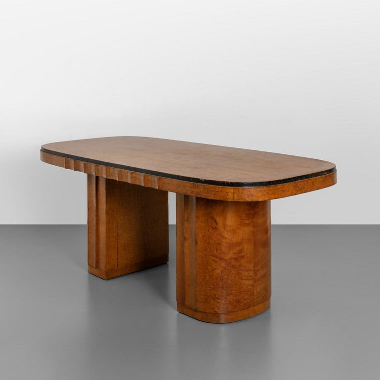 UN TAVOLO, anni '20. Radica di tuia. Cm 76: UN TAVOLO, anni '20. Radica di tuia. Cm 76 (h) x 183 x 94.