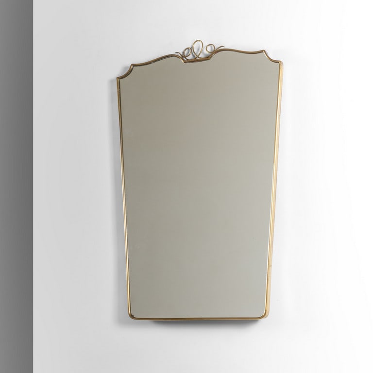 UNO SPECCHIO DA PARETE, anni '50. Ottone, (1 of 1)