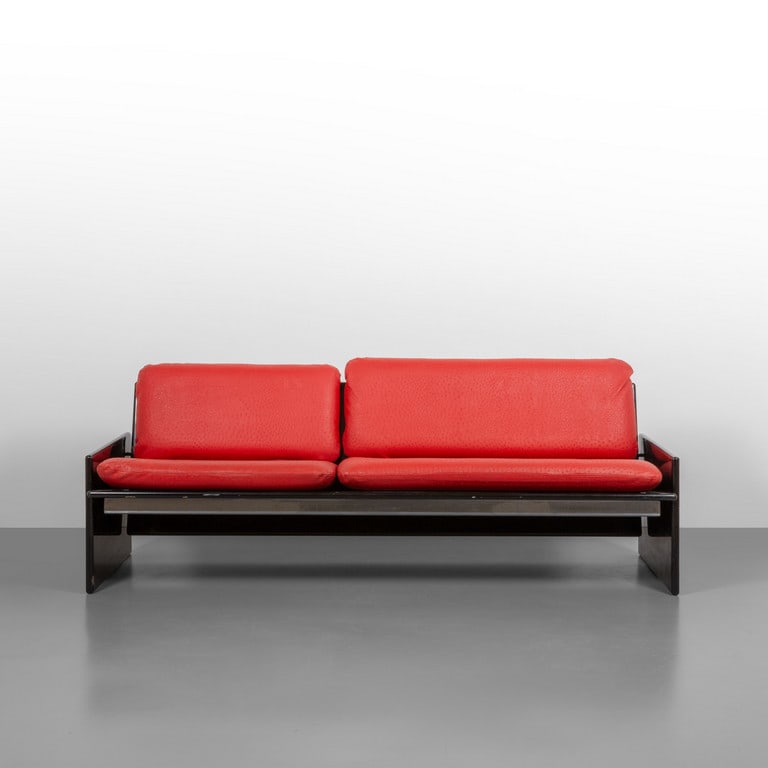 UN DIVANO, anni '70. Legno laccato, cuscini (1 of 3)