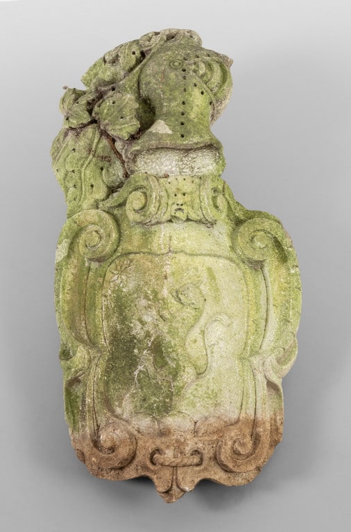 Stemma in pietra scolpita, sec.XVIII cm. 35x70: Stemma in pietra scolpita, sec.XVIII cm. 35x70