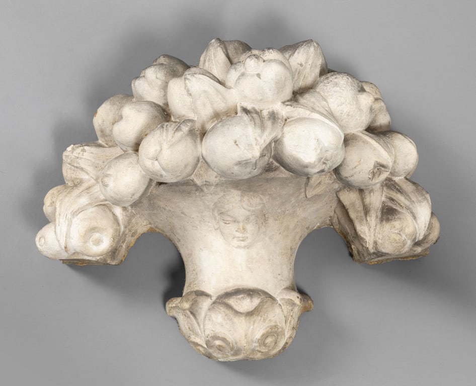 Vaso con frutta, scultura in marmo, (1 of 1)