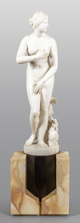 Venere de Medici, scultura in marmo bianco,: Venere de Medici, scultura in marmo bianco, sec.XIX, base in marmo nero del Belgio e giallo di epoca posteriore statua h.cm.110, h.tot.cm.155