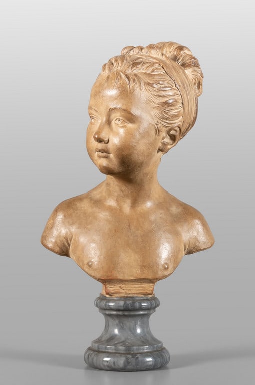 Busto di fanciulla, scultura in terracotta,: Busto di fanciulla, scultura in terracotta, Francia fine sec.XVIII h.cm.45