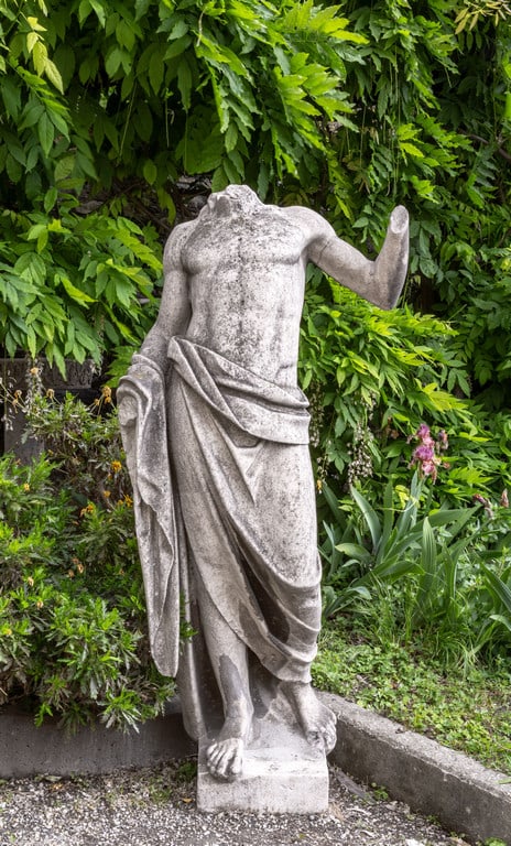 Torso virile, scultura in marmo, Nord Italia (1 of 3)