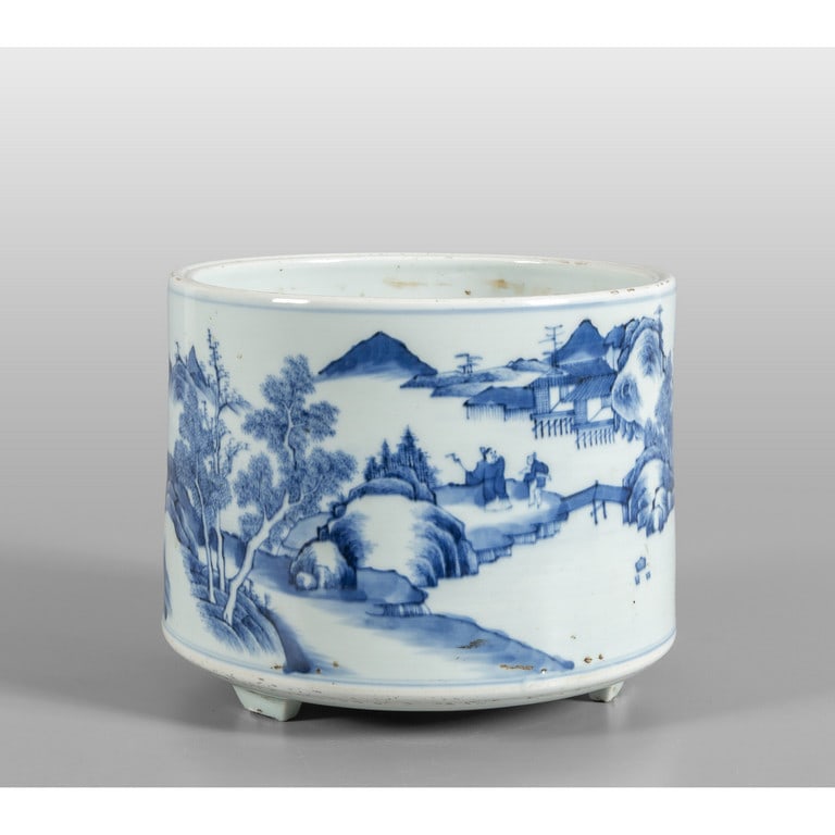 Cachepot in porcellana a decorazione bianca e blu (1 of 2)