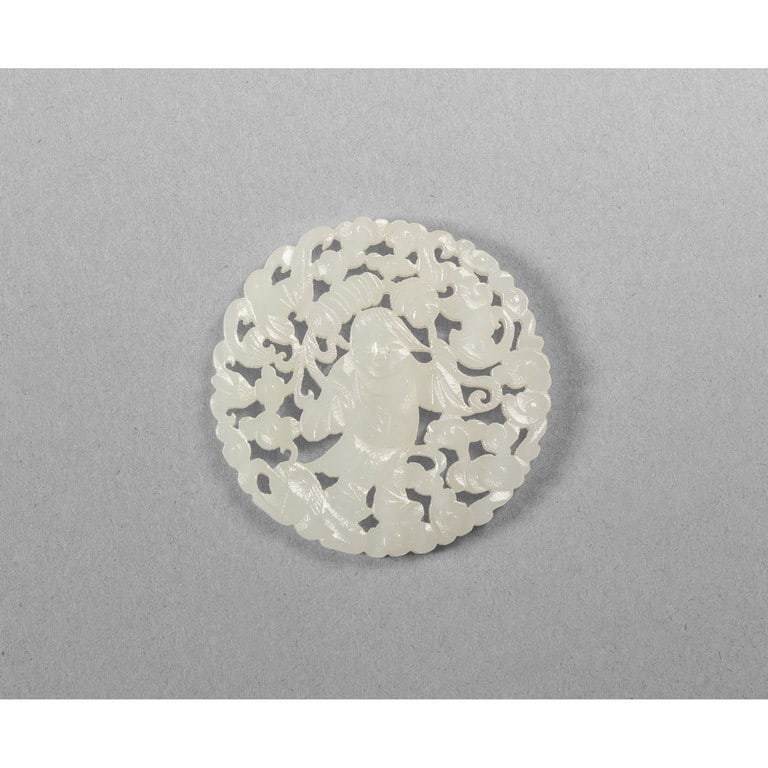 Placca in giada bianca raffigurante divinità (1 of 2)