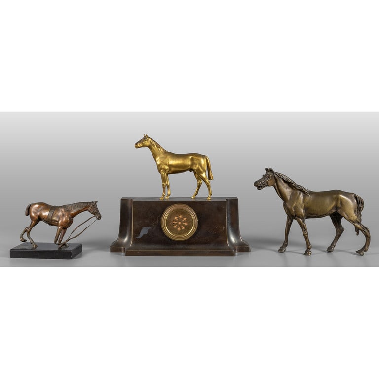 Tre cavalli in bronzo di cui uno con orologio, (1 of 1)