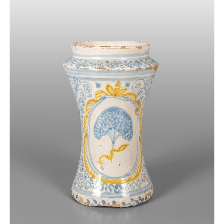 Albarello in maiolica con decorazioni azzurro (1 of 1)