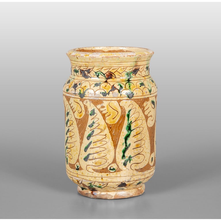 Vaso in maiolica decorato a graffiti con motivi (1 of 1)