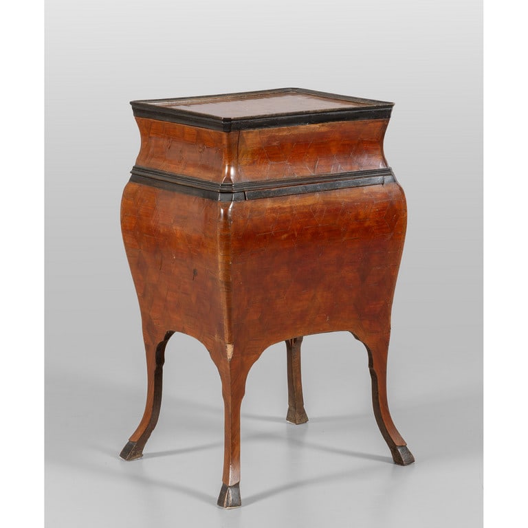 Comoda da centro, Lombardia fine sec.XVIII cm.: Comoda da centro, Lombardia fine sec.XVIII cm. 45x34 h. 75