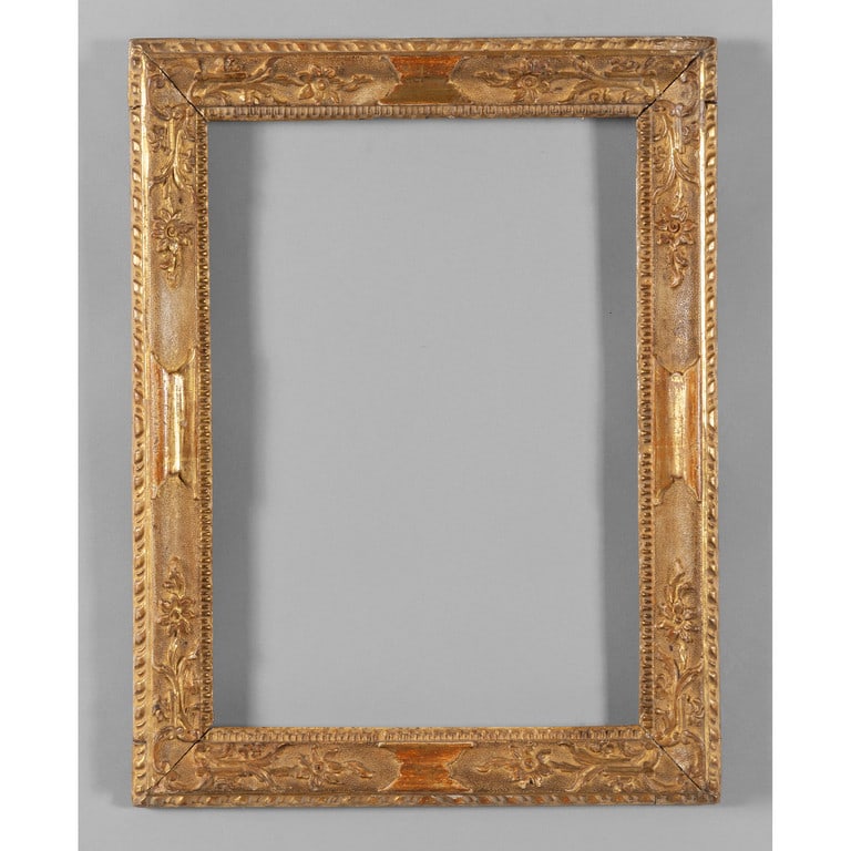 Cornice in legno finemente intagliato e dorato,: Cornice in legno finemente intagliato e dorato, Venezia sec.XVIII luce cm.40x56, cm.tot.52x66