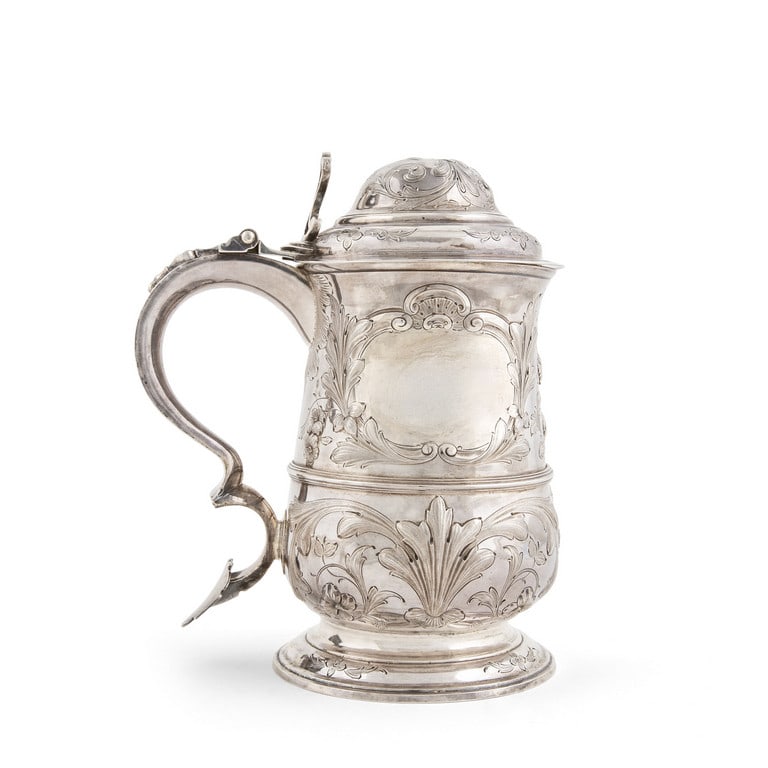FRANCIS CRUMP Boccale inglese in argento sterling: FRANCIS CRUMP Boccale inglese in argento sterling 925 Londra 1773. Dimensione 21 x 17 cm. Peso 903 g.