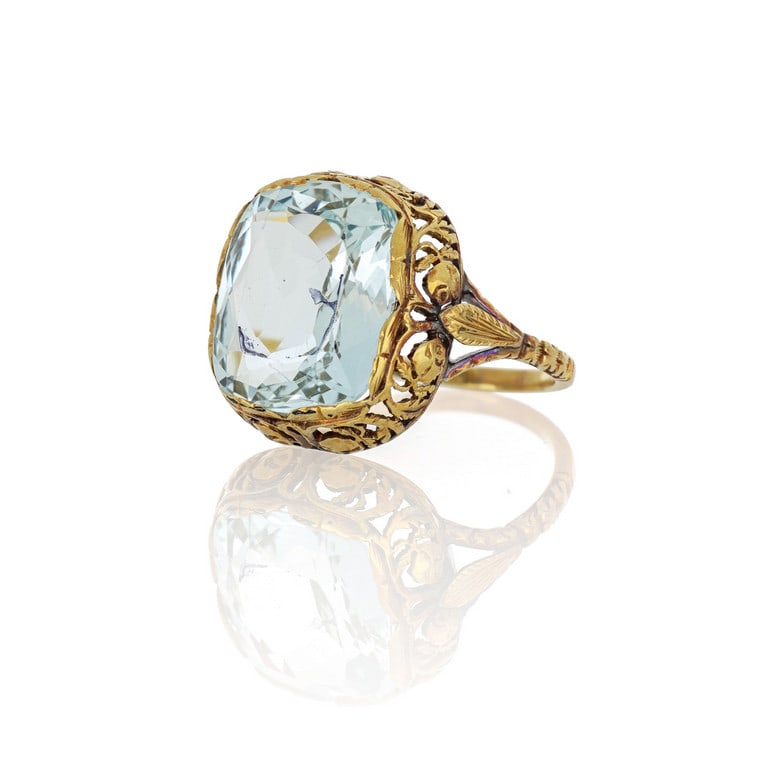 Anello "Vittoriano" in oro giallo con acquamarina (1 of 1)