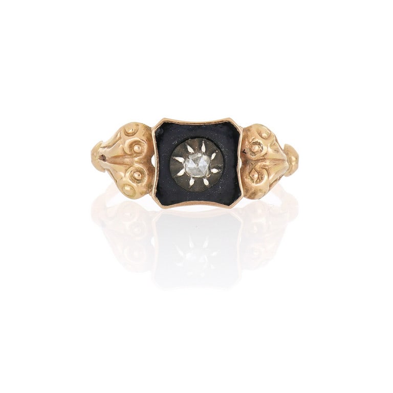 Anello borbonico in oro rosso, con smalto e: Anello borbonico in oro rosso, con smalto e piccolo diamante a rosa. Misura 15. Peso 1,60 g.
