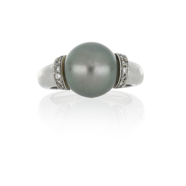 Anello in oro bianco con perla grigia coltivata (1 of 3)