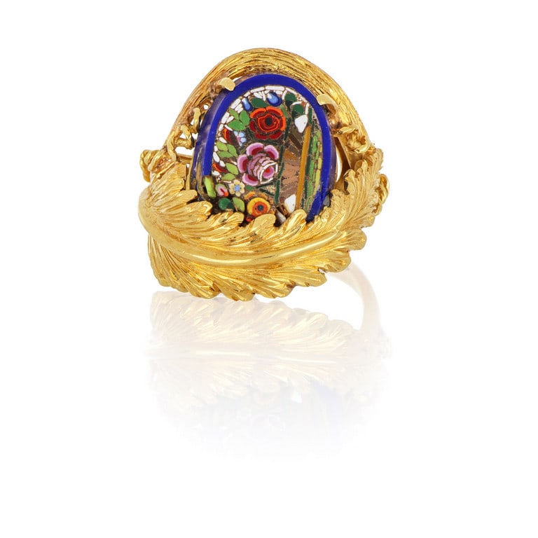 Anello in oro giallo, grande foglia incisa (1 of 2)