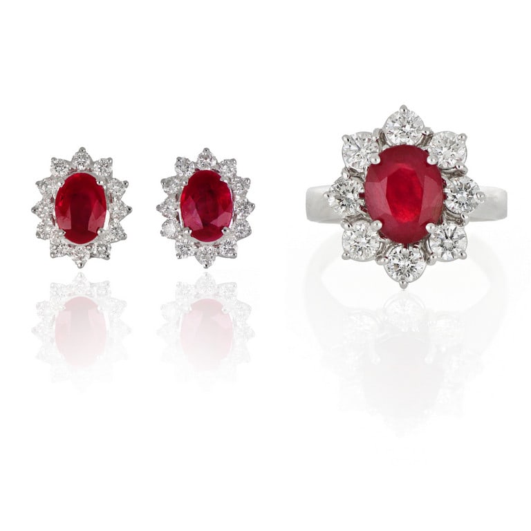 Lotto composto da anello e orecchini a (1 of 1)